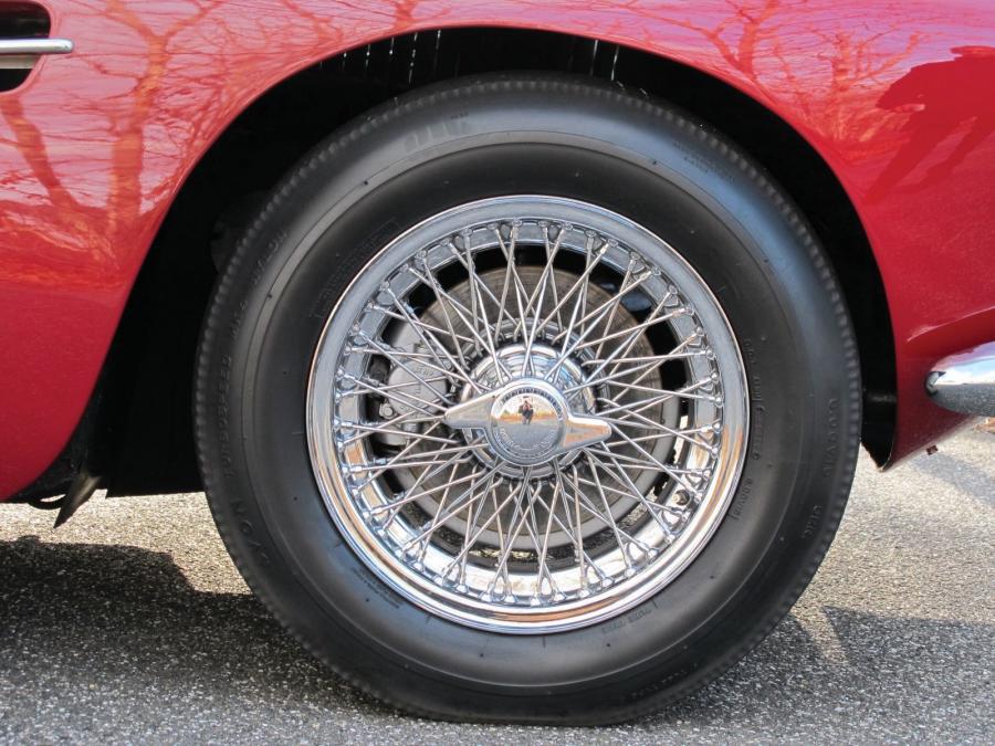 Колеса Aston Martin DB4 (245/L) 1960 года  (фото 11 из 19)